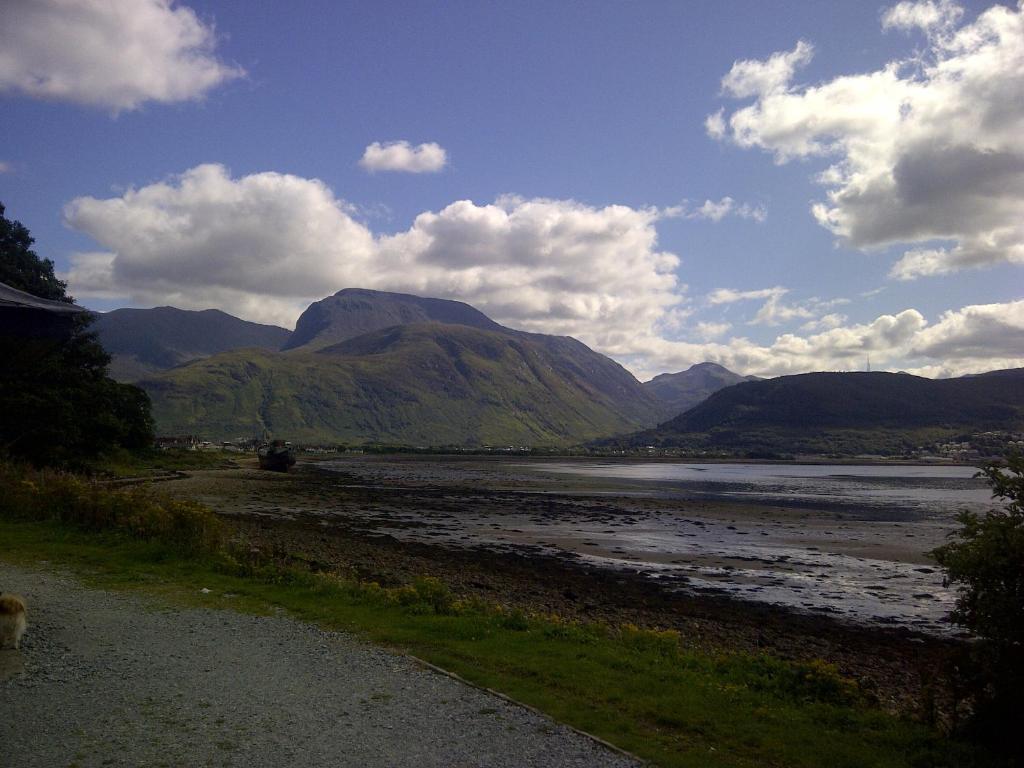 Oyo Inverour Guest House Gairlochy Exterior photo